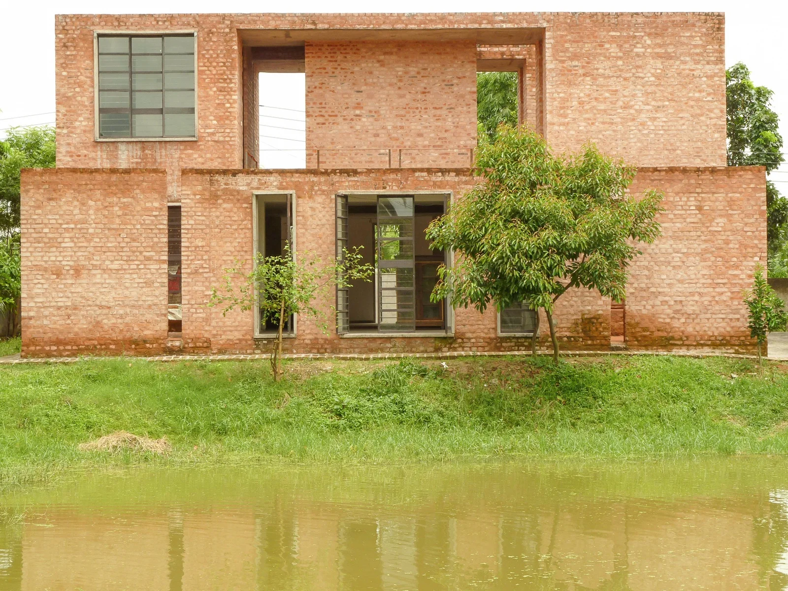 Marina Tabassum’s modernist house in Faydabad