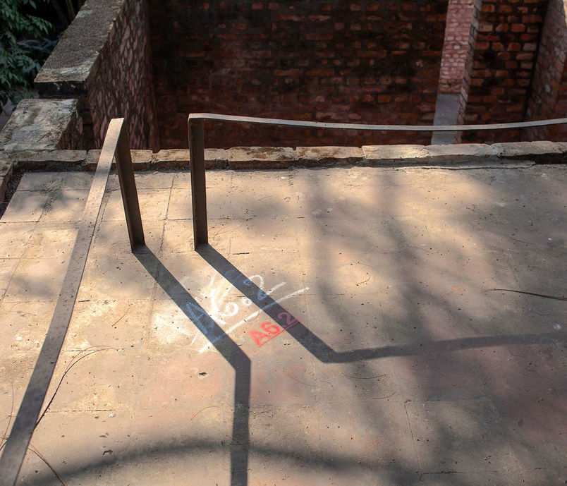 Small painted To-Let sign from Faydabad To-Let