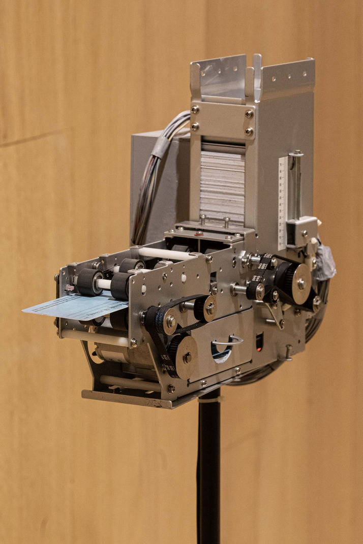 Card dispenser from Iddddd