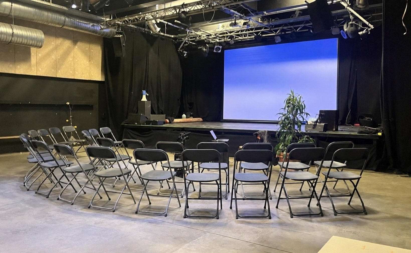 Empty performance setting for Unmasking Saturn at Het Bos