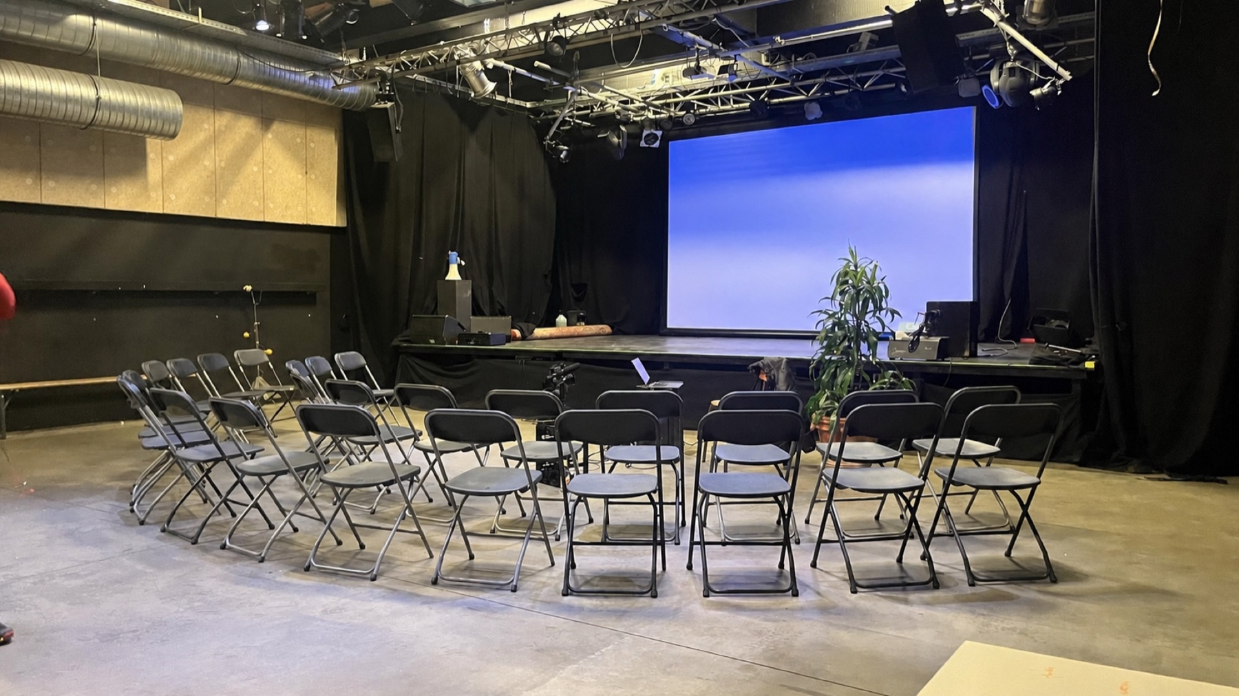 Empty performance setting for Unmasking Saturn at Het Bos